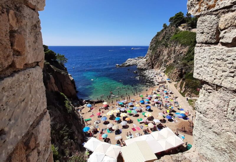 From Barcelona: Tossa de Mar Day Tour with Beach Time - Tasty Lunch Options with Sea Views