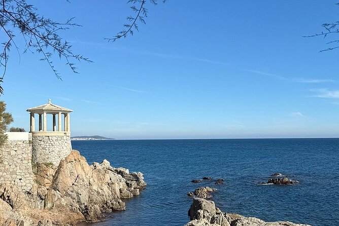 From Barcelona Tossa de Mar Half Day Tour - The Guides Role and Storytelling Style