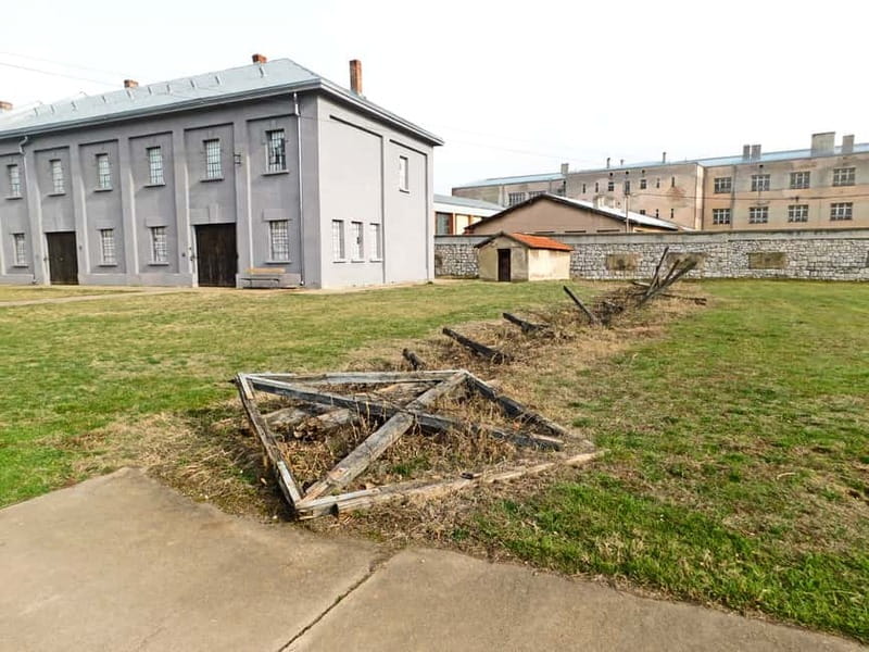 From Belgrade: Ni and Devil's Town Private Day Tour - Remembering the Victims at Bubanj Memorial Park