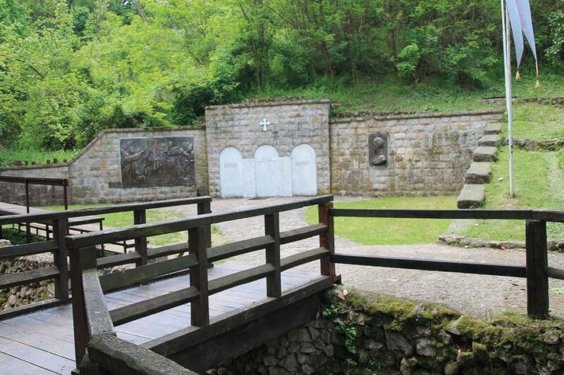 From Belgrade: Serbian Royal Legacy & Wine Day Trip - Risovaca Cave and Ice Age Fossils