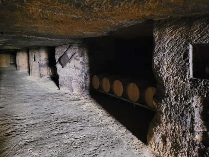 From Bordeaux: Private tour Monbazillac (Castle, Wine & Food in Dordogne) - Traditional Southwest Country Lunch in a Genuinely Local Inn