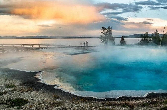 From Bozeman Yellowstone Full Day Tour Lower Loop - Marvel at the Vibrant Colors of Grand Prismatic Spring