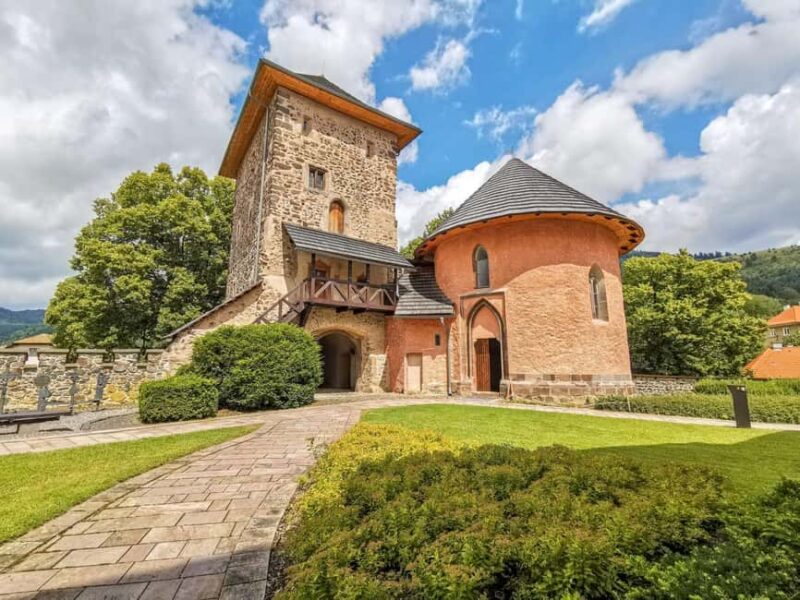 From Bratislava: Dracula Nosferatu - Orava Castle Day Tour - Discovering Orava Castle on a Day Trip from Bratislava