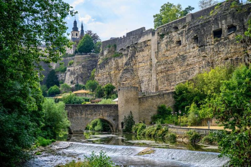 From Brussels: Luxembourg City Day Trip with Private Guide - Iconic Tourist Attractions and Scenic Walks