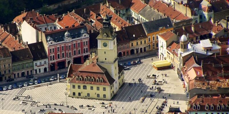 From Bucharest: Day Trip to Dracula and Peles Castle - Visiting Peles Castle: The Crown Jewel of Romanian Royal Heritage