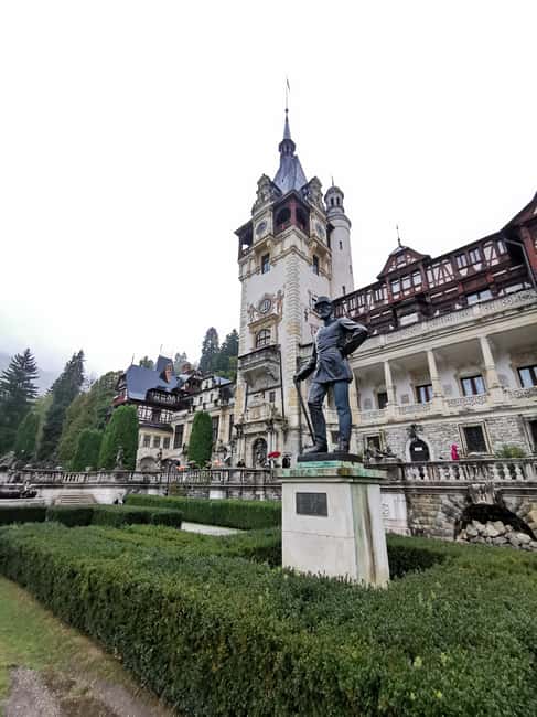 From Bucharest: Dracula & Peles Castle Private Day Trip - Visiting Bran Castle: The Legend of Dracula