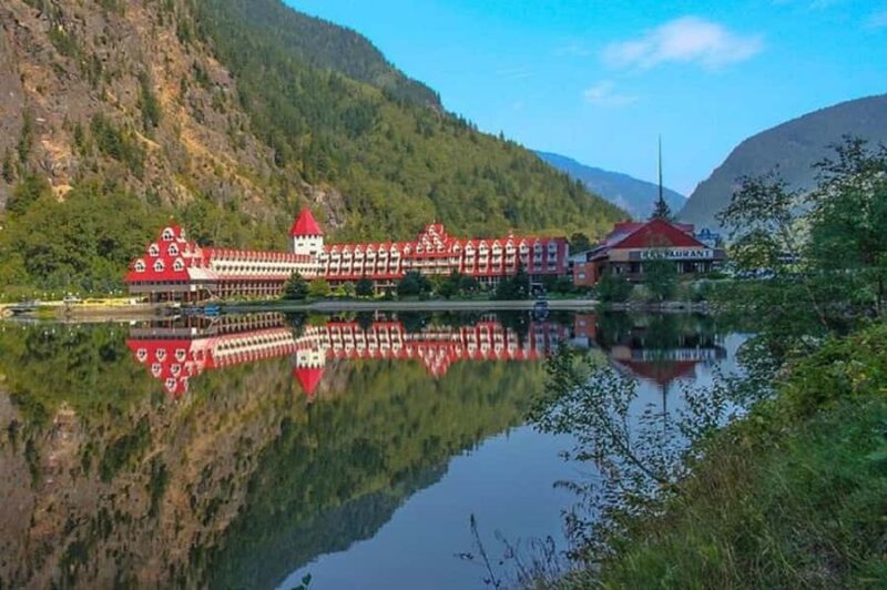 From Calgary: 2-Day Rocky Mountains and Salmon Run Tour - Journey from Calgary to the Rocky Mountains and Salmon River