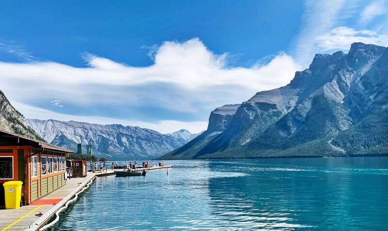 From Calgary: Private Lake Louise and Banff Day Trip - Exploring Lake Louise: A Glimpse of the Iconic Glacial Beauty
