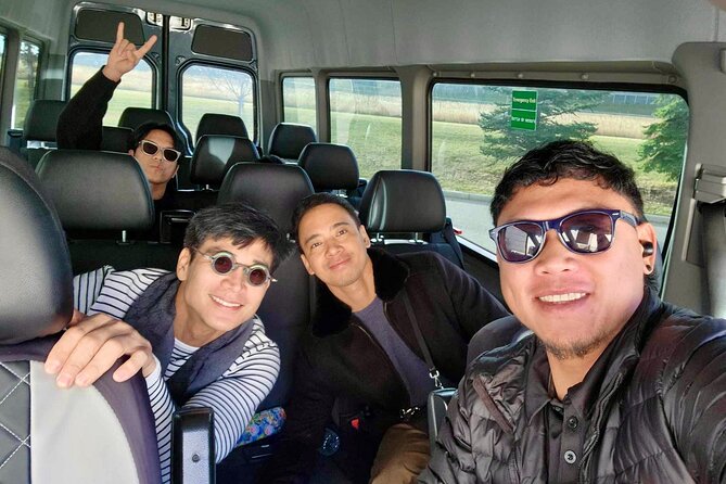 From Calgary YYC Airport: Hassle-free Private Transfer to Banff. - Door-to-Door Convenience for Smooth Travel