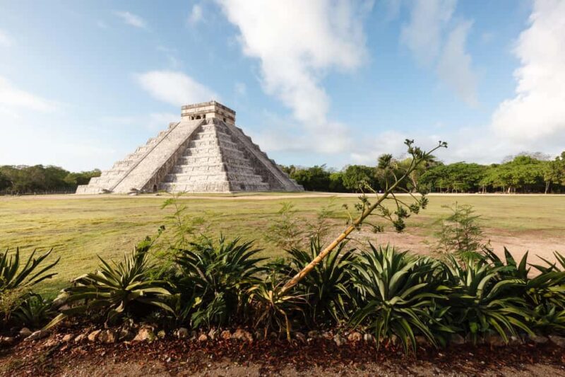 From Cancun: Chichen Itza, Cenote, Valladolid and Tequila - Discovering Chichen Itza’s Iconic Structures