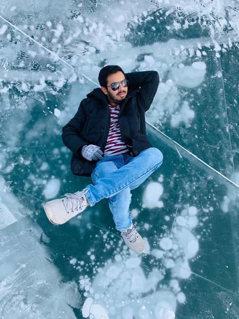 From Canmore/Banff: Icefields Parkway & Abraham Lake Bubbles - Bow Lake and Its Serene Winter Landscape