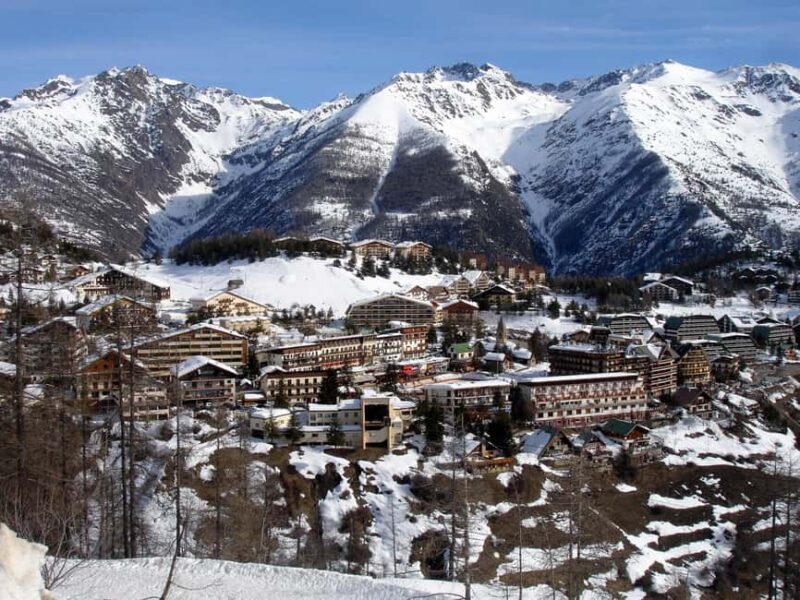From Cannes or Nice: A Day Ski Trip in the Alps - The Experience at the Resorts: A Perfect Mix of Sun and Snow