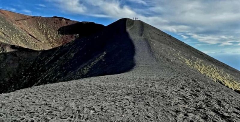 From Catania, Acireale, Giarre: Mount Etna Half-Day Trip - Guides and Customer Service Excellence