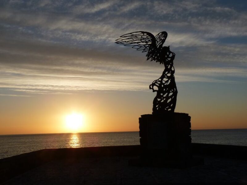 From Catania: White Lotus tour Taormina, Castelmola & Naxos - Isola Bella: The Scenic Panoramic Stop