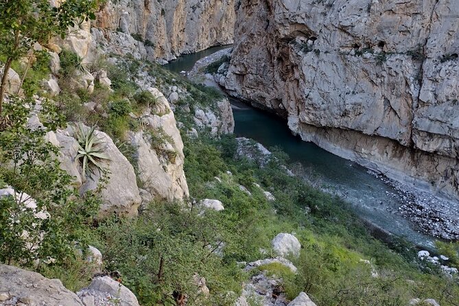 From CDMX Hike through the Xajhá Grottoes - Key Points