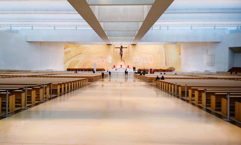 From Coimbra: Sanctuary of Fátima, Batalha, and Nazaré - Practical Details: Meeting Point, Group Size, and Transport