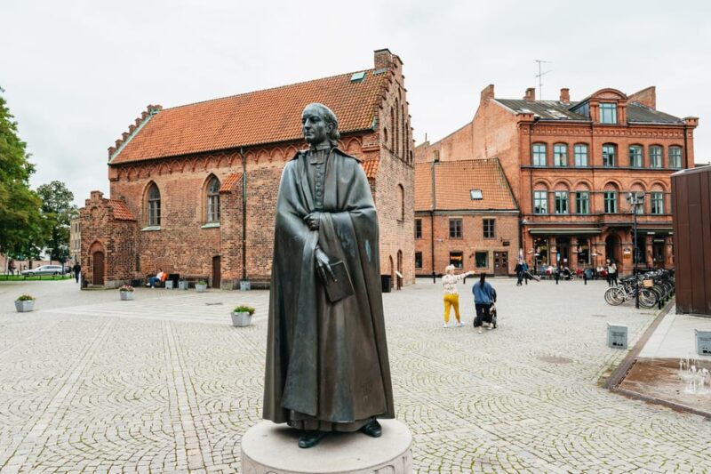 From Copenhagen: Lund and Malmö 2-Country Tour - Guides and Guest Experience