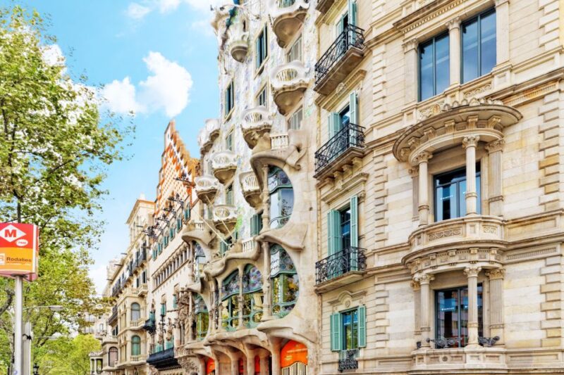 From Costa Brava: Barcelona and Antoni Gaudí's Work Bus Tour - Convenient Pickup and Location Details