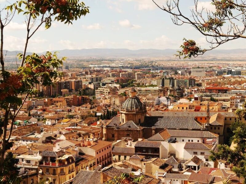 From Costa del Sol: Granada Day Trip Free Time 5h - Key Points