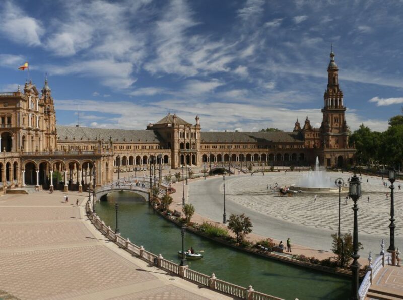 From Costa del Sol: Sevilla Day Trip with Real Alcázar Tour - Visiting the Real Alcázar of Seville with a Local Guide
