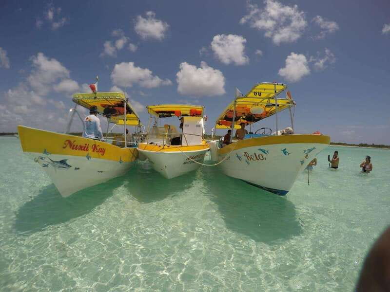 From Cozumel: 3 Reefs Boat Tour with Drinks and Snorkeling - The Role of Guides and Marine Life Encounters