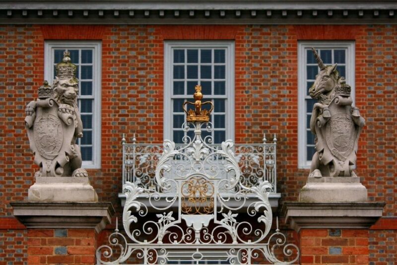 From DC: Colonial Williamsburg and Historical Triangle Tour - Visiting Yorktown: The Revolutionary War Battlefield