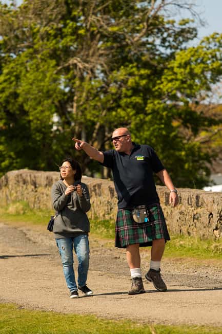 From Edinburgh: 1-Day Outlander Experience with Attractions - Exploring Falkland Village as 1940s Inverness