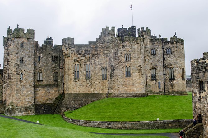 From Edinburgh: 1-day Outlander Tour - attractions included - Key Points