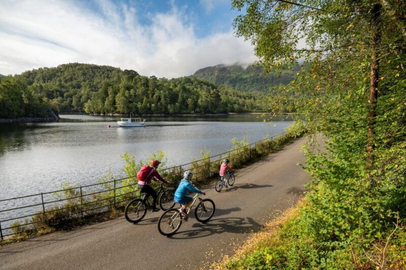 From Edinburgh: Bonnie Lochs and Bold Whisky Trip with Entry - Visiting Scotland’s Oldest Working Distillery at Glenturret