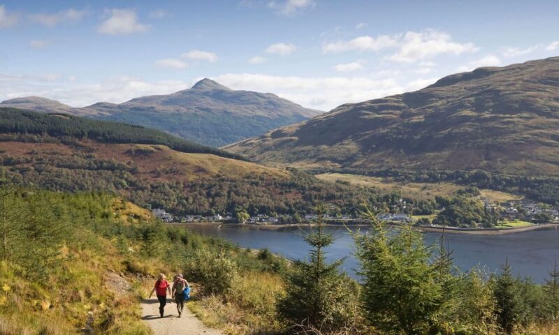 From Edinburgh: Glasgow & Scottish lakes Spanish Tour - Discovering Aberfoyle’s Scottish Charm