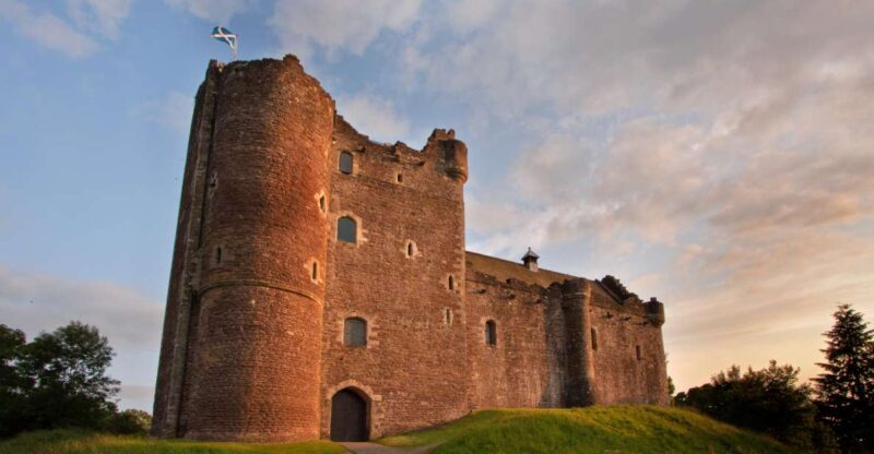 From Edinburgh: Outlander Adventure Day Tour with Entry - Visiting Midhope Castle: Lallybroch and Its Famous Steps