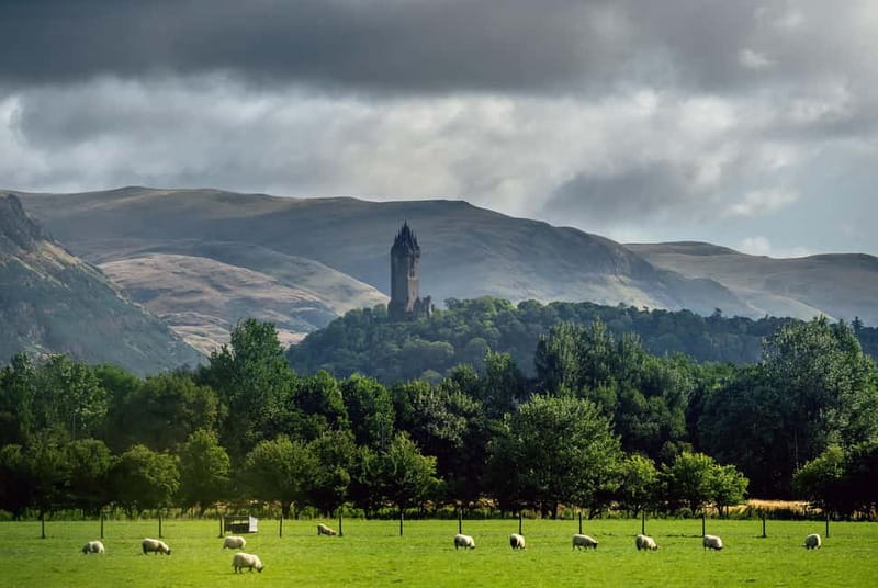 From Edinburgh: Stirling Castle, Kelpies and Loch Lomond - Highland Cows and Callander’s Scenic Views