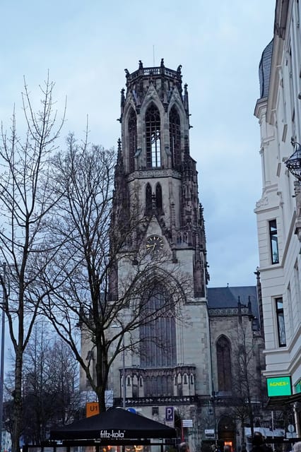 From Eigelstein to Nippes: city tour and wine hike - The Experience Guide and Atmosphere