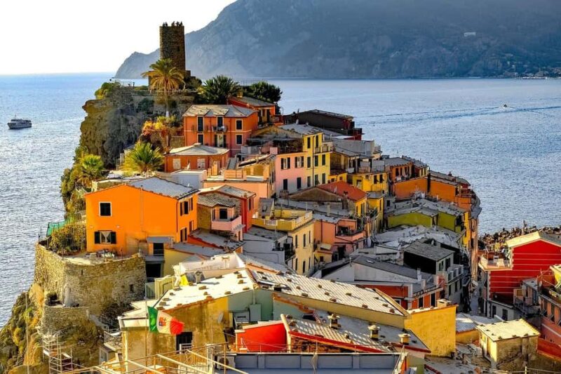 From Florence: Full-Day Private Cinque Terre Tour with Pisa - Navigating from Manarola to Vernazza via Boat