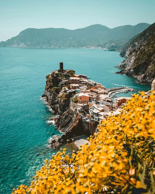From Florence: Small Group Cinque Terre Day Trip - Exploring Manarola: First Stop in the Cinque Terre