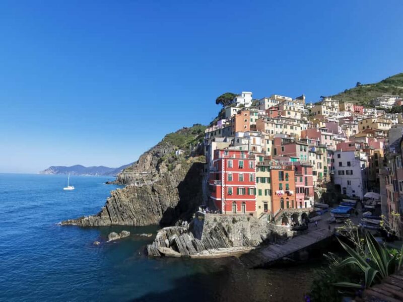 From Florence: Small-group to Cinque Terre and Pisa Day Tour - Exploring the Colorful Streets of Manarola