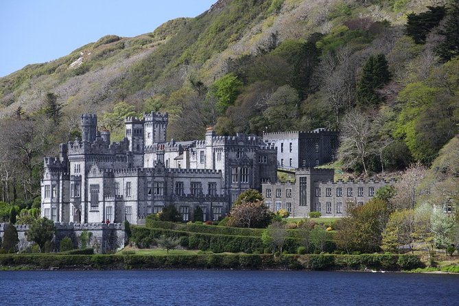 From Galway: Guided tour of Connemara with 3 hour stop in Kylemore Abbey - The Sky Road: Panoramic Views over the Atlantic