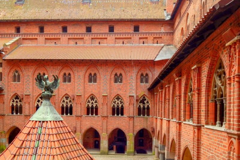 From Gdansk: Malbork Castle Half-Day Private Tour - The "History of Amber" Exhibition in the Castle Cellars