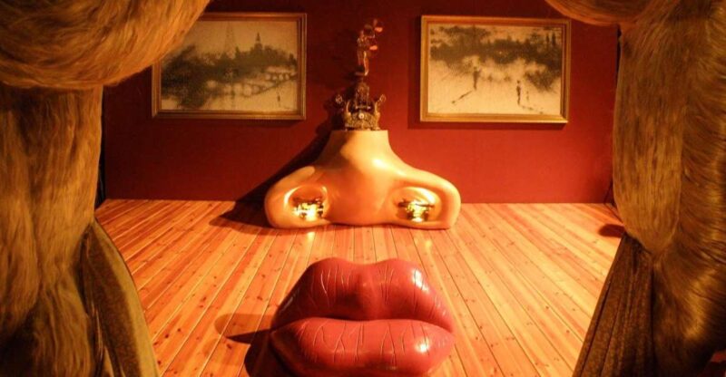 From Girona: Dalí Museum and Girona Small Group Tour - Discover the Art and History of Girona with a Dalí Twist