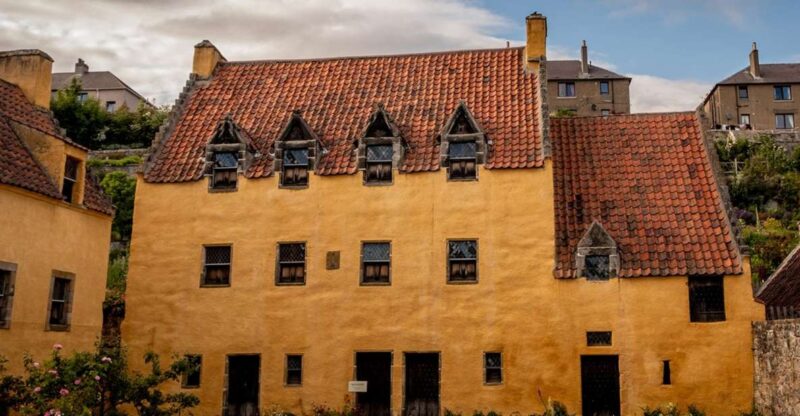 From Glasgow: Outlander Adventure Tour with Tickets - Exploring Falkland: The Town of Inverness in Outlander