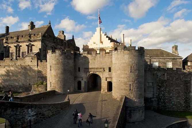 From Greenock: Stirling Castle, Culross and Glasgow Private Tour - Start at Stirling Castle: A Scottish Historic Fortress