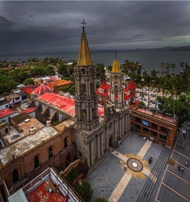 From Guadalajara: Chapala & Ajijic Private Full Day Tour - Lakeside Lunch with Scenic Views