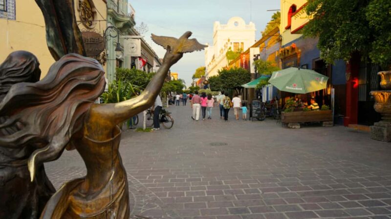 From Guadalajara: Downtown and Tlaquepaque Sightseeing Tour - From Historic Landmarks to Artisan Streets in Tlaquepaque