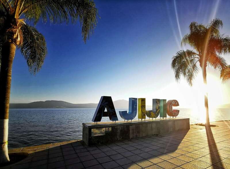 From Guadalajara: Enchanting Lake Chapala & Ajijic Day Trip - Free Time for Shopping and Cultural Exploration in Ajijic
