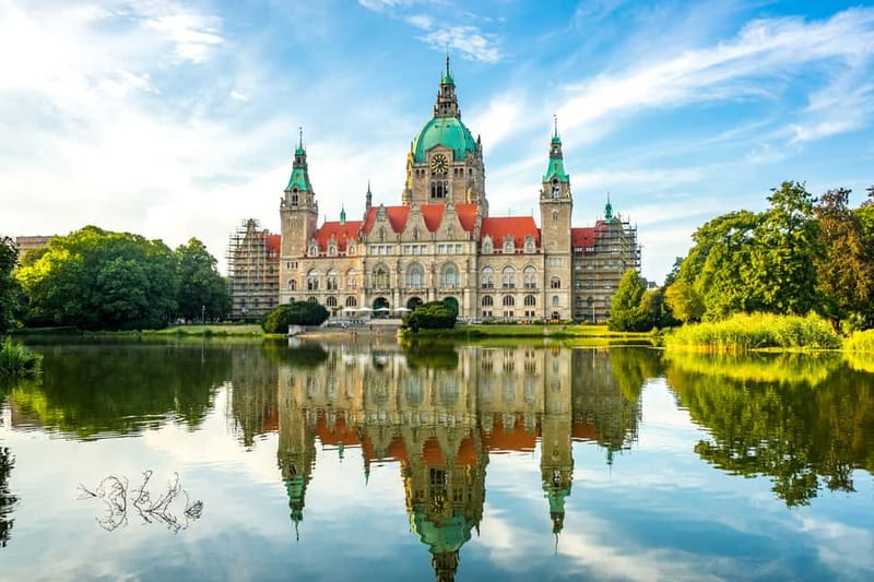 From Hamburg: Private Guided Day Trip to Hanover - Explore Hannover in Comfort and Style with a Private Guide