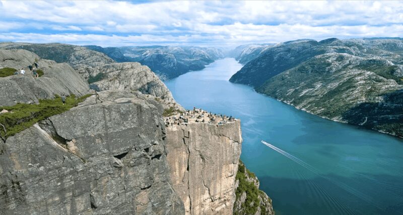 From Haugsund: Preikestolen (Pulpit Rock) Guided Day Trip - Practical Tips for the Pulpit Rock Guided Tour
