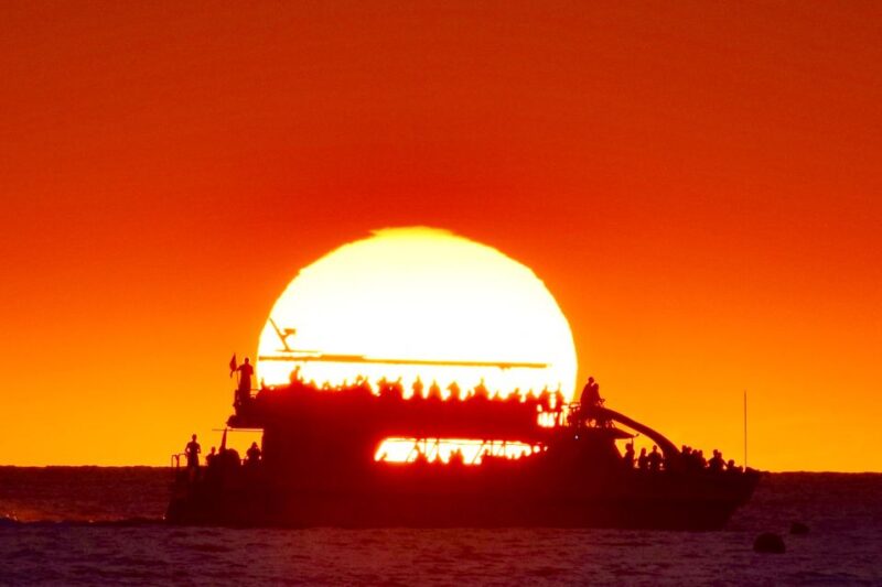 From Hawaii: Historical Dinner Cruise Tour to Kealakekua Bay - Live Entertainment and Cultural Elements Onboard