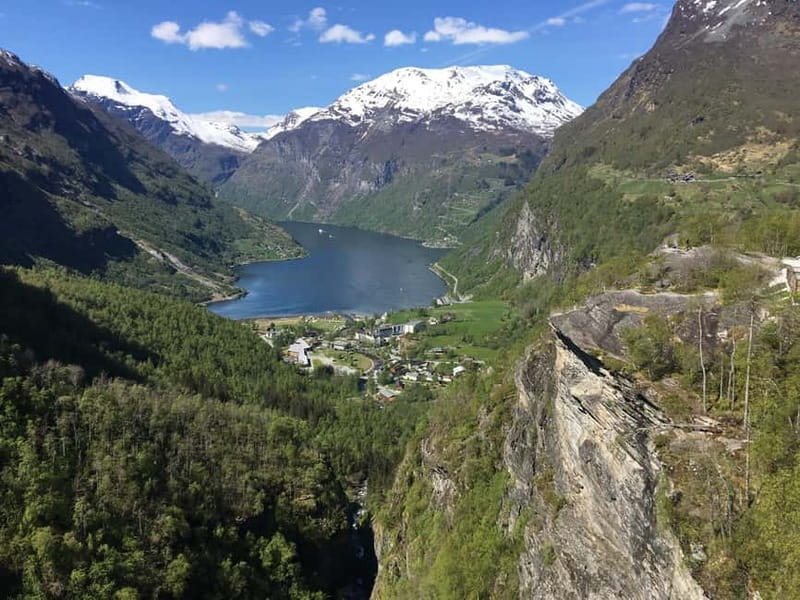 From Hellesylt: Geiranger Highlights Tour with Photo Stops - Flydalsjuvet Viewpoint: The Second Photo Stop