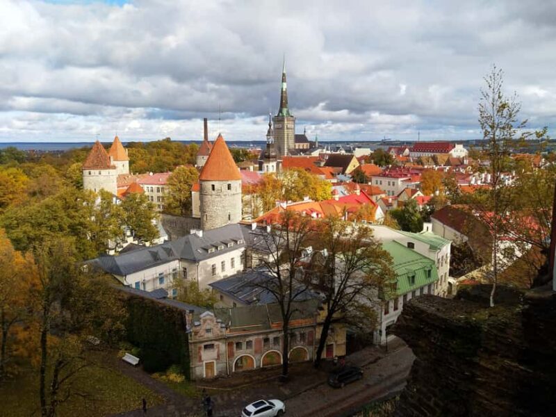 From Helsinki: Tallinn Guided Day-Trip incl. Ferry & Dinner - Exploring Tallinn on a 9-Hour Guided Day-Trip from Helsinki
