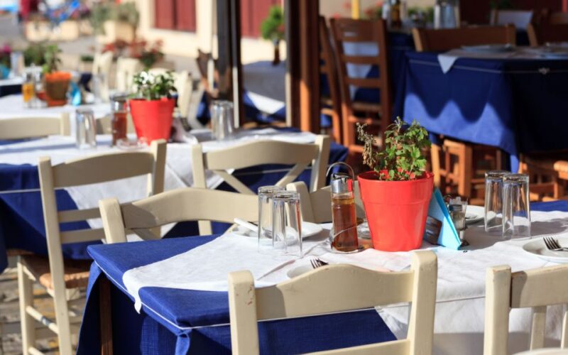 From Heraklion: Matala Hippie Beach, Relaxing Trip & Pickup - Visiting the Cliffside Caves: Roman Tombs and Hippie Homes